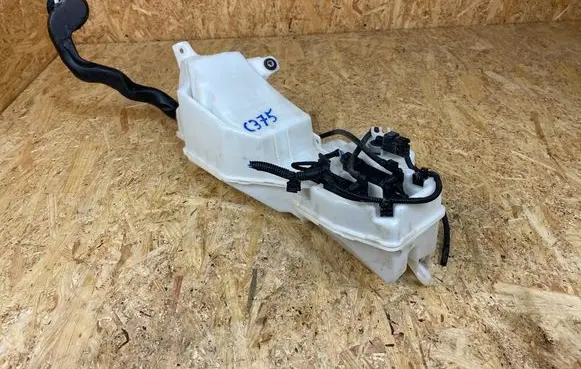 Windshield washer fluid reservoir/tank