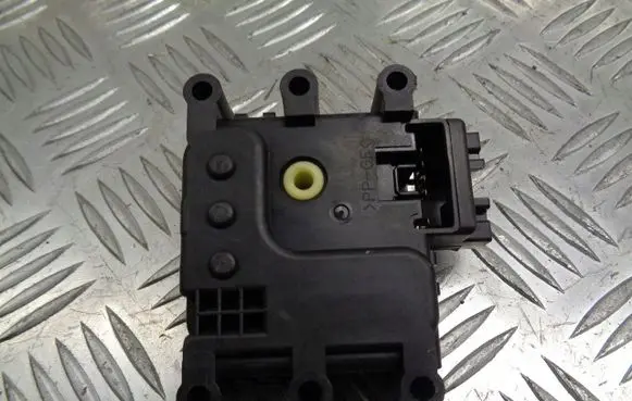 Mazda 6 A/C air flow flap actuator/motor 