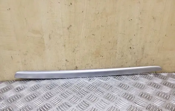 Mercedes-Benz ML W164 Front door trim bar A1647200622