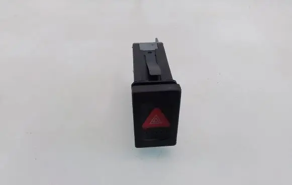 Volkswagen PASSAT B5.5 Hazard light switch