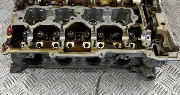 BMW 1 E81 E87 Engine head 7559168