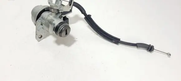 Audi A6 S6 C6 4F Tailgate exterior lock 8E0827573