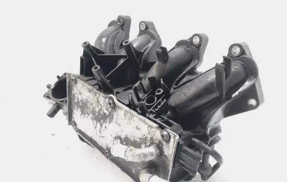 Volkswagen Golf Plus Intake manifold 03F145749B 03F129711F