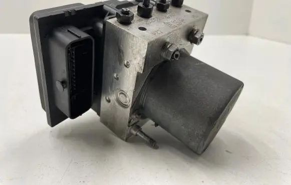 Audi A4 S4 B7 8E 8H ABS Pump 8E0910517J 8E0614517BH