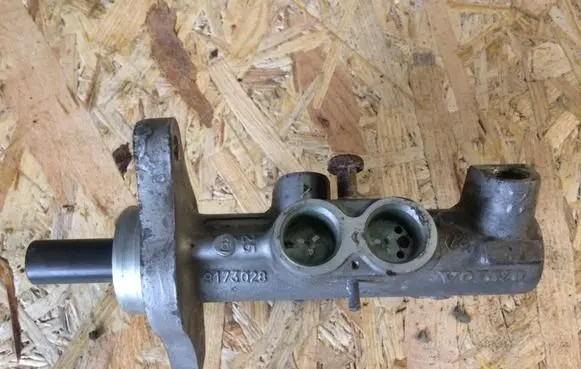Volvo S60 Master brake cylinder 9173028