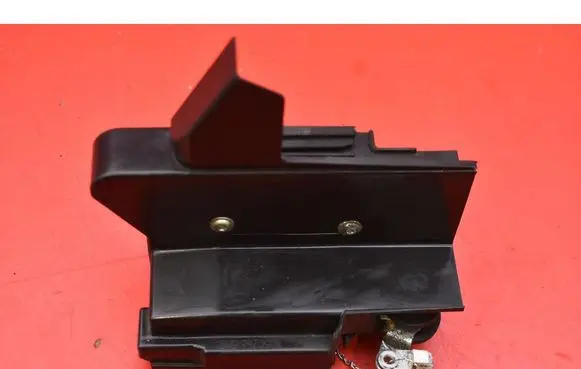 Dacia Sandero Front door lock 
