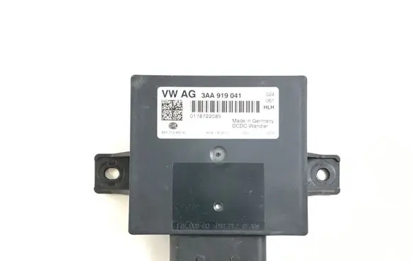 Volkswagen PASSAT B7 Voltage converter/converter module 3AA919041