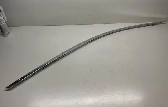 Front door glass trim molding