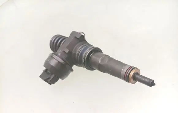 Seat Leon (1M) Fuel injector 038130073AL