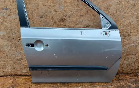 Suzuki Ignis Front door