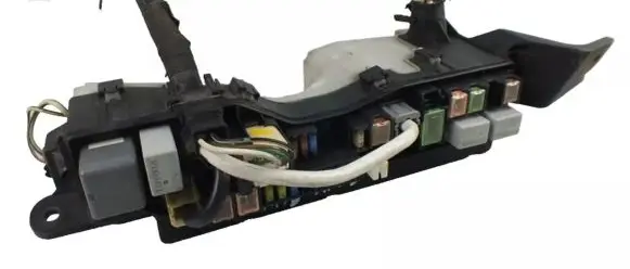 Toyota Corolla Verso E121 Fuse box set 5136YA1
