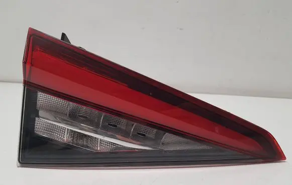 Tailgate rear/tail lights