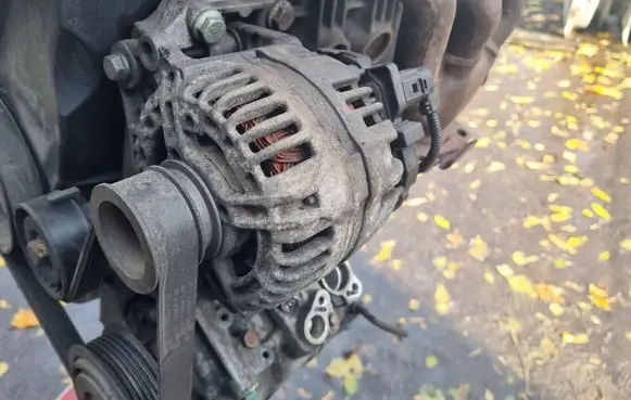 Volkswagen Golf V Generator/alternator 036903024J