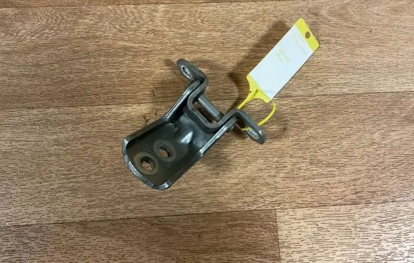 Nissan Primera Rear door lower hinge 