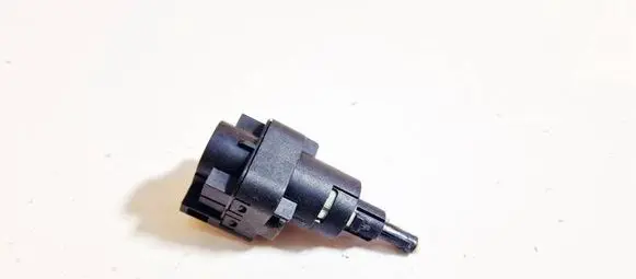 Volkswagen Polo IV 9N3 Brake pedal sensor switch 6q0945511
