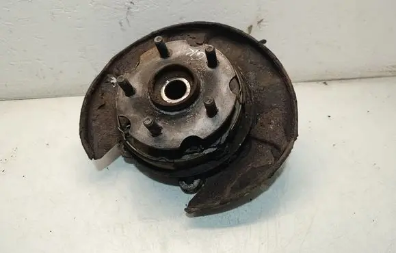 Toyota RAV 4 (XA40) Rear wheel hub 