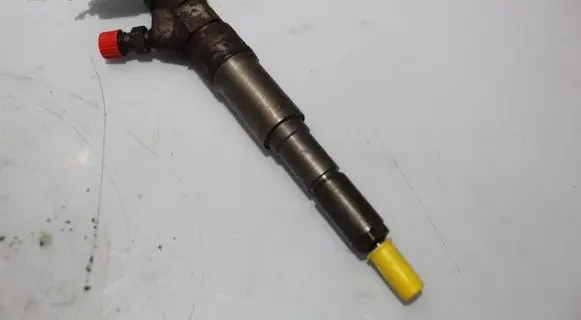 BMW 5 E60 E61 Fuel injector 0445110212