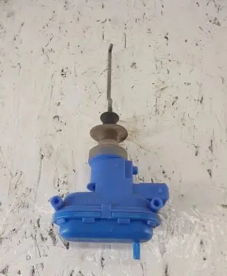 Audi 80 90 S2 B4 Central locking vacuum pump 893862153C