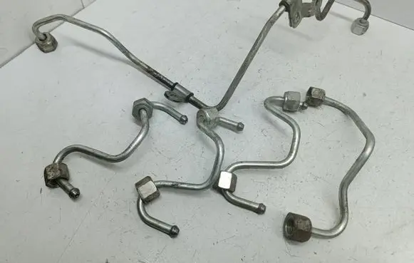 Renault Laguna III Fuel injector supply line/pipe 