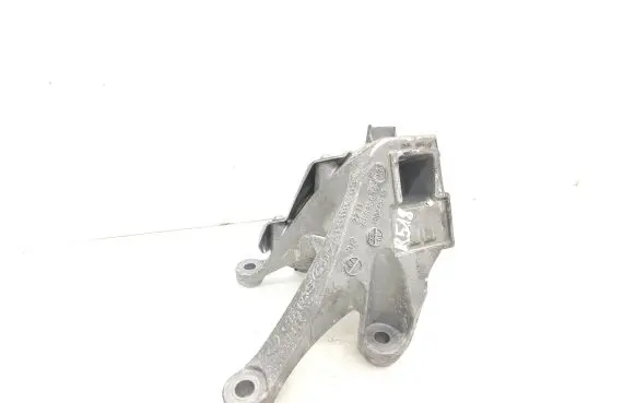 BMW 5 G30 G31 Engine mounting bracket 6861564 19044510