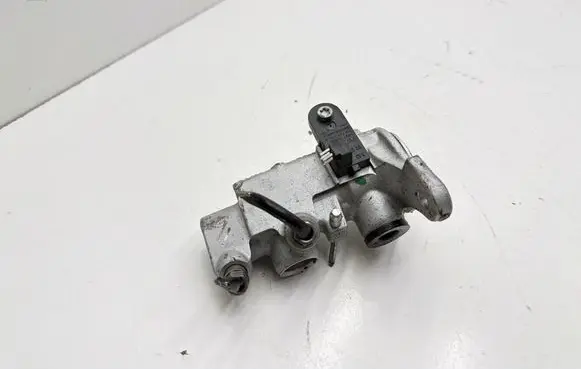 Skoda Octavia Mk3 (5E) Master brake cylinder 1K0945459A