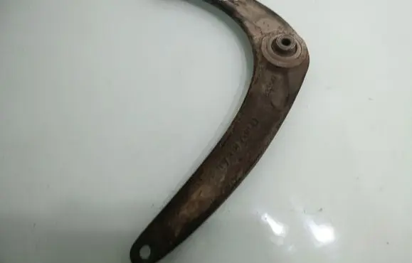 Peugeot 5008 Front lower control arm/wishbone