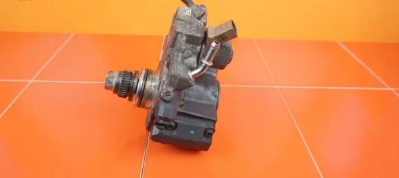 Mercedes-Benz Sprinter W906 Fuel injection high pressure pump 28447439 20MB52