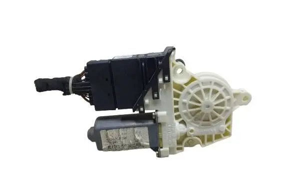Volkswagen Golf IV Rear door window regulator motor 9776101438203 F005S00050
