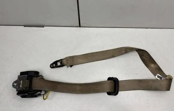 Volkswagen Touareg I Front seatbelt 7L0857705D