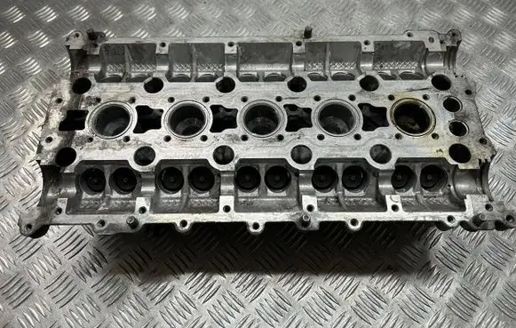 Volvo V50 Engine head 8642289007