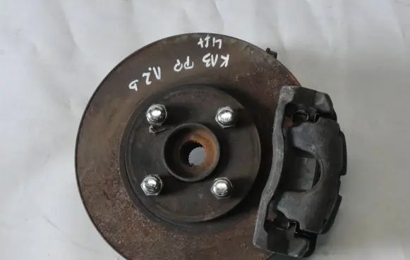Nissan Micra Front wheel hub