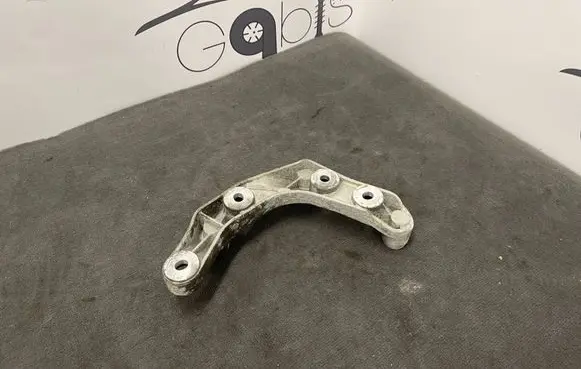 Mercedes-Benz GLC X253 C253 Engine mounting bracket A6420140600