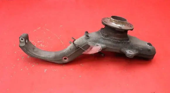 Front wheel hub spindle knuckle