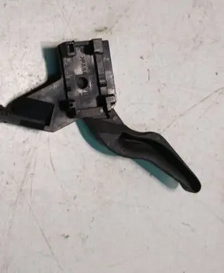 Opel Astra H Engine bonnet (hood) release handle 218186591