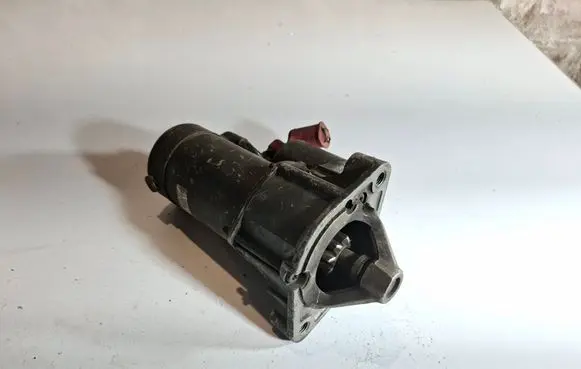 Mitsubishi Carisma Starter motor