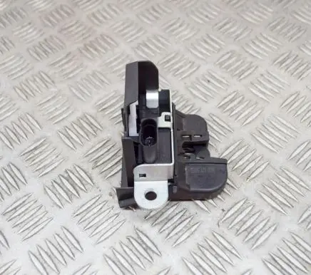 Volkswagen Golf VII Tailgate/trunk/boot lock/catch/latch 5G6827505B