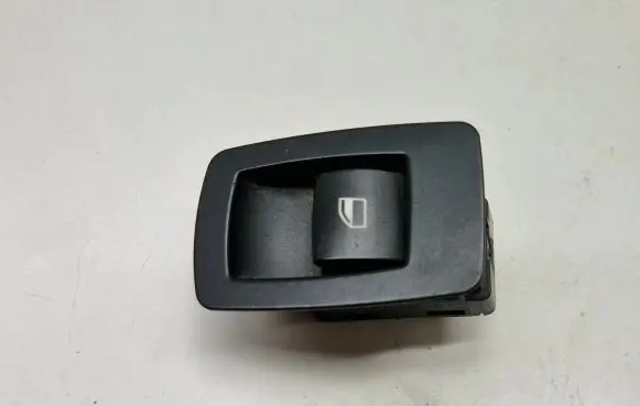 BMW 5 E60 E61 Electric window control switch 9113773