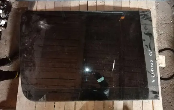 Mercedes-Benz Sprinter W901 W902 W903 W904 Rear side window