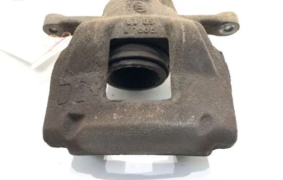 Toyota Auris E180 Front brake caliper 