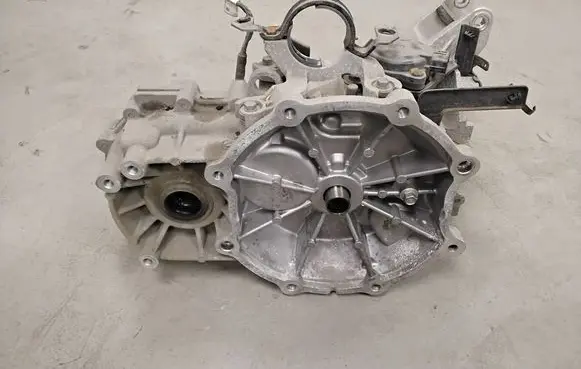 Hyundai Ioniq Manual 6 speed gearbox 8AA1