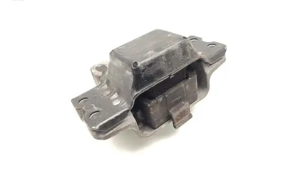 Volkswagen Passat Alltrack Engine mount bracket 3C0199555P