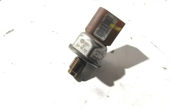 Audi A4 S4 B8 8K Fuel pressure sensor 059130758K