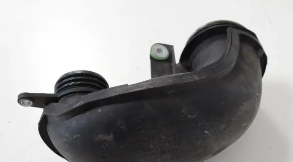 BMW i8 Air intake hose/pipe 7540689