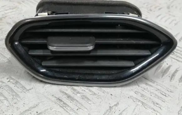 Dash center air vent grill