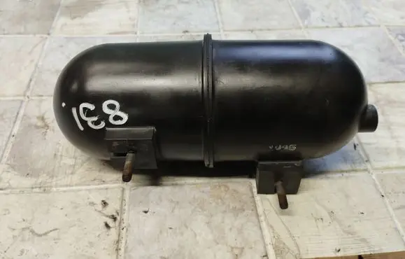 Opel Omega B2 Vacuum air tank 24435265