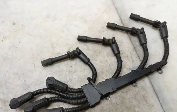 Opel Astra G Ignition plug leads 90568182