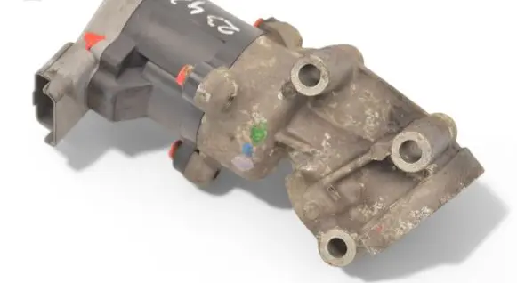 Land Rover Discovery 3 - LR3 EGR valve 4R8Q9D475AD LR018465 4S7Q9D475JA