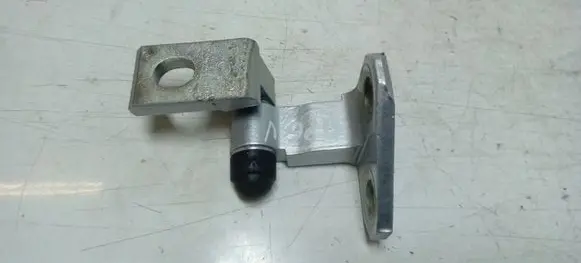 Volkswagen PASSAT CC Rear door upper hinge