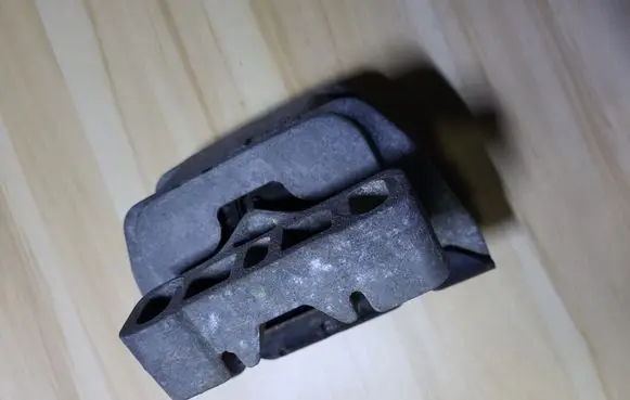 Seat Leon (1M) Engine mount bracket 1J0199555