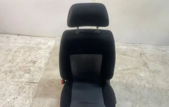Volkswagen Golf IV Front driver seat 